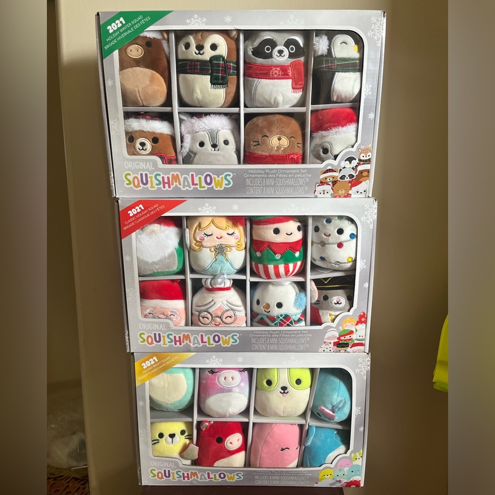 SQUISHMALLOW ORNAMENTS